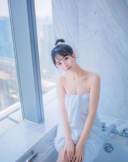 國產精品久久久久久久久無碼紅治院_720HD在線觀看