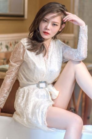 女人脫下內褲讓男人捅_高清完整版BD