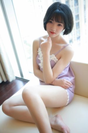 亞洲依依成人精品_720高清在線觀看