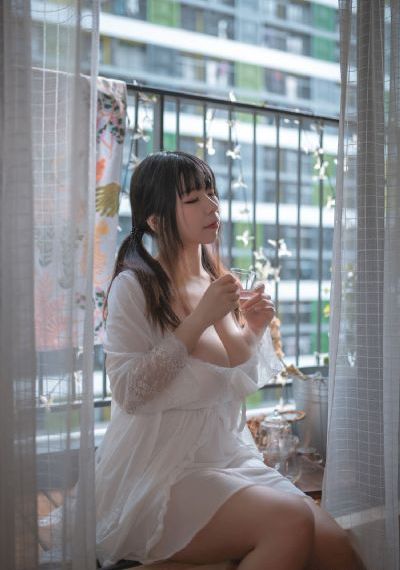 日撅著大白屁股的少婦_電影在線觀看